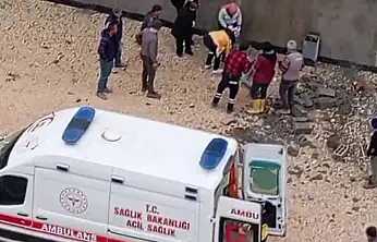 Yüksekten düşen inşaat işçisi yaralandı