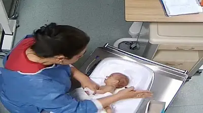 5 günlük Deniz, hemşire şiddeti sonucu engelli kalmış