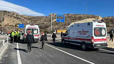 Adıyaman'da iki otomobil çarpıştı: 4 yaralı