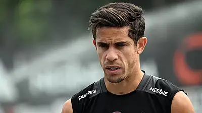 Beşiktaş'ta açıklama geldi: o da takımdan ayrılıyor