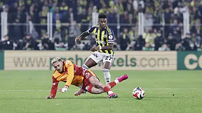Fenerbahçe Galatasaray derbisinde kural hatası şoku