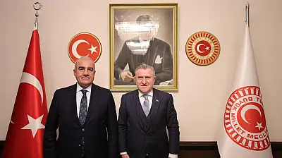 Özhan'da Gölbaşı'na 500 Kişilik Yurt ve Olimpik yüzme havuzu talebi