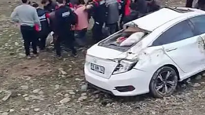 Diyarbakır'da otomobil yoldan çıktı: 1 yaralı