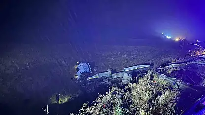 Malatya'da şarampole devrilen çekicinin sürücüsü hayatını kaybetti