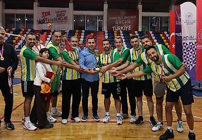 4. Kamu Spor Oyunları Voleybol Turnuvasında ödüller sahiplerini buldu