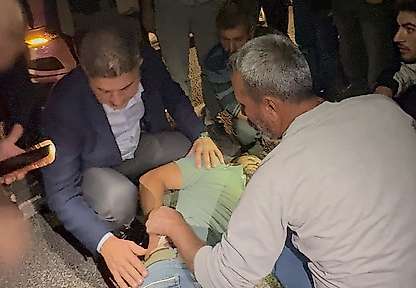 Adıyaman'da Kazayı Gören Vali ve Milletvekili Yaralı Yayaya Yardım Etti