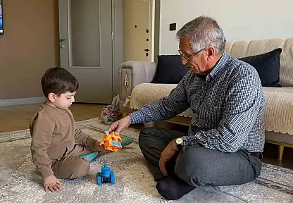 Bakan Kurum'un hikayesini paylaştığı dede ve torun deprem anlarını anlattı