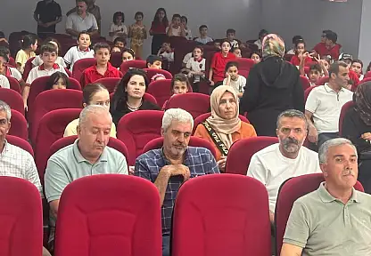 Depremde hayatını kaybeden torunları adına konferans salonu açtı