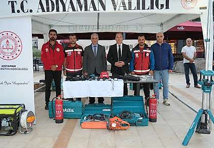 İl Müdürü Tosun, MEB AKUB Standını ziyaret etti
