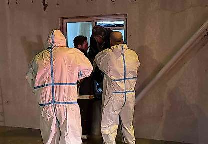 Adıyaman'da  kapıdan çıkamayan 2 yaşlı kadını itfaiye kurtardı