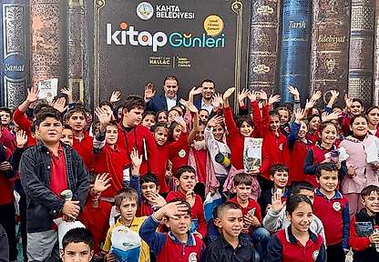 Samsat'tan 300 Öğrenci Kahta Kitap Günleri'ne Katıldı