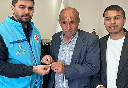 Trafik kazasında ölen kızının kazandığı altın ödülünü Filistin'e bağışlandı