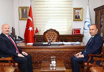 Vali Küçük'ten Rektör Keleş'e ziyaret