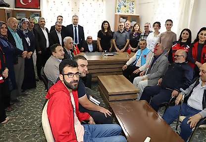 Vali Yardımcısı Karataş'tan GAP Görmeyenler Derneğine ziyaret