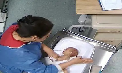 5 günlük Deniz, hemşire şiddeti sonucu engelli kalmış