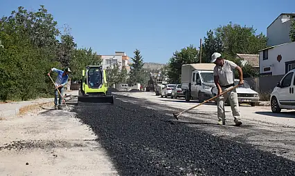 Adıyaman Belediyesi'nden Yeşilyurt Mahallesi'nde yol onarımı hamlesi