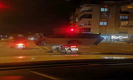 Adıyaman'da bir kişi motosiklette koltuk taşıdı