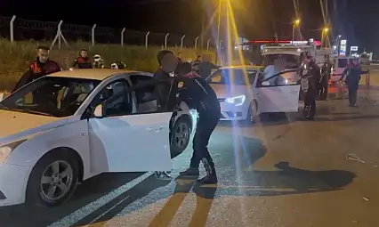 Asayiş uygulamasında ruhsatsız 4 tabanca ele geçirildi