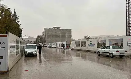 Besni'de sağanak yağış etkili oldu