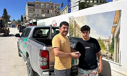 Besni'de yaralı halde bulunan ağaçkakan koruma altına alındı