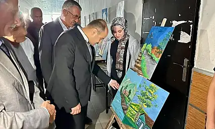 Çelikhan'da öğrenciler resim sergisi açtı