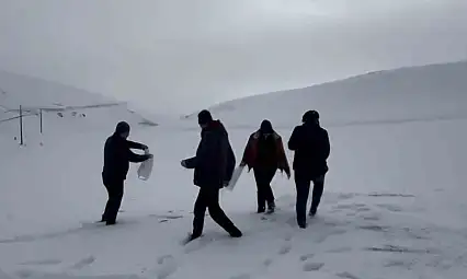 Darende'de öğretmen ve öğrenciler yaban hayvanlarını unutmadı