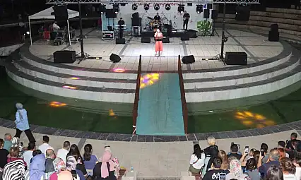 Elazığ Belediyesi yaz etkinliklerinde Evin Gençero sahne aldı