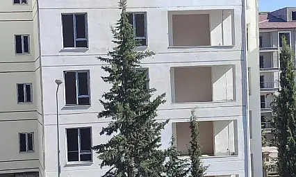 İnşaat işçisi canını hiçe sayarak çalıştı