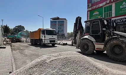 JICA-1 Projesi kapsamında Gölbaşı Caddesinde altyapı çalışmaları devam ediyor