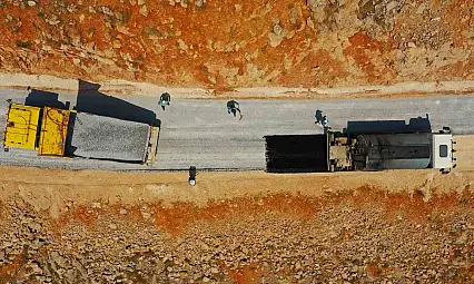 Malatya Büyükşehir Belediyesi'nin kırsaldaki yol mesaisi sürüyor
