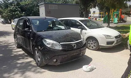 Motosikletle otomobil çarpıştı: 1 yaralı