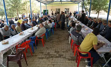 Örenli mahallesinde hizmetin lokması paylaşıldı