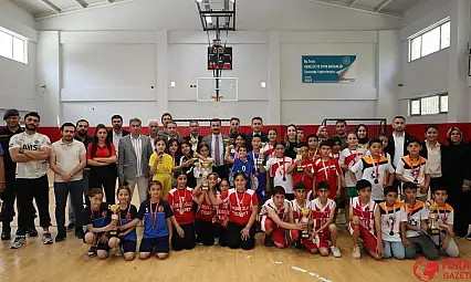 Potanın şampiyonları Kaymakam Soysal'dan ödüllerini aldı