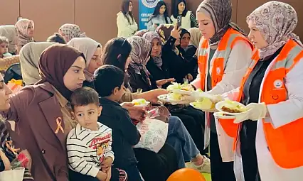 Şanlıurfa'da çiğköfteli ve halaylı 'Kadına şiddete hayır' etkinliği