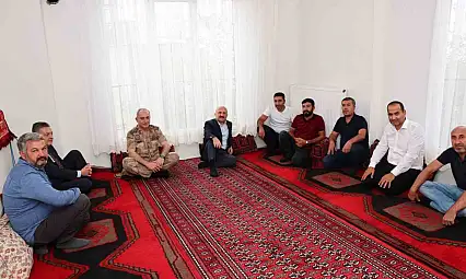 Vali Osman Varol, köy evlerini ziyaret etti
