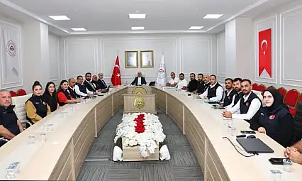 Vali Varol Deprem konutlarındaki eksikliklere el attı