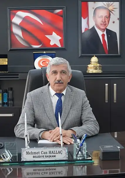 Başkan Hallaç'tan bayrağa yapılan saygısızlığa sert tepki