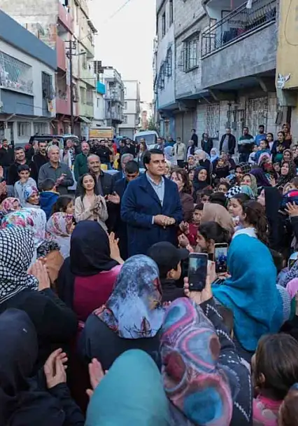 Başkan Yılmaz'ın mahalle ziyareti mitinge dönüştü