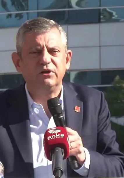 CHP Genel Başkanı Özgür Özel vatandaşlarla bir araya geldi