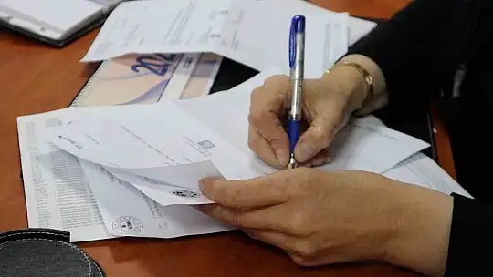 'Evinde otur' dediler, o mahallesine hizmet etmeyi seçti