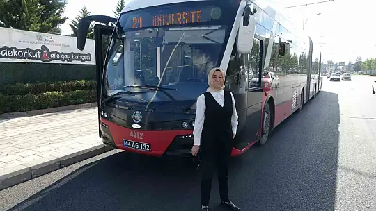 Kızlardan şoför olmaz diyenlere inat, yıllardır direksiyon başında