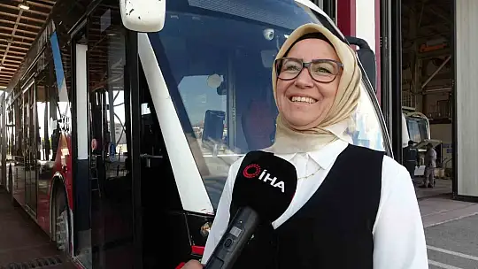 Kızlardan şoför olmaz diyenlere inat, yıllardır direksiyon başında