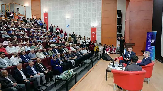 'Kürsülerden sıralara uzanan bilgi ve tecrübe paylaşımı' söyleşisi gerçekleştirildi