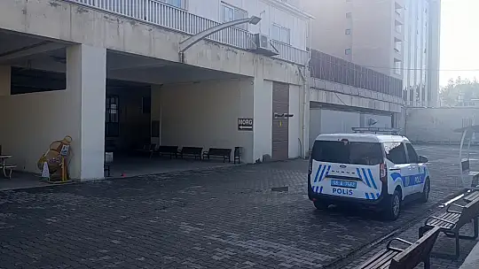 10 gündür otogarda yaşayan avukat oturduğu yerde hayatını kaybetti