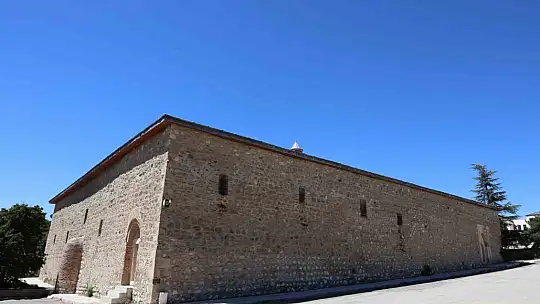 4 bin yıllık Harput'a gelenler, Pisa'dan daha eğri minareyi görünce şaşırıyor