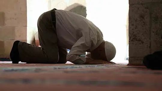 4 bin yıllık Harput'a gelenler, Pisa'dan daha eğri minareyi görünce şaşırıyor