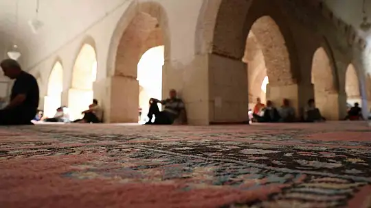 4 bin yıllık Harput'a gelenler, Pisa'dan daha eğri minareyi görünce şaşırıyor