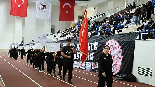 51 İlden bin 200 sporcu Elazığ'da karate için buluştu