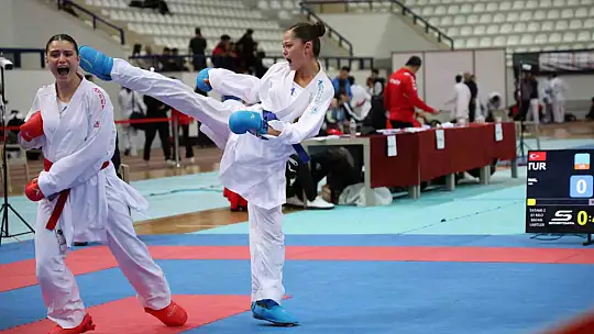 51 İlden bin 200 sporcu Elazığ'da karate için buluştu