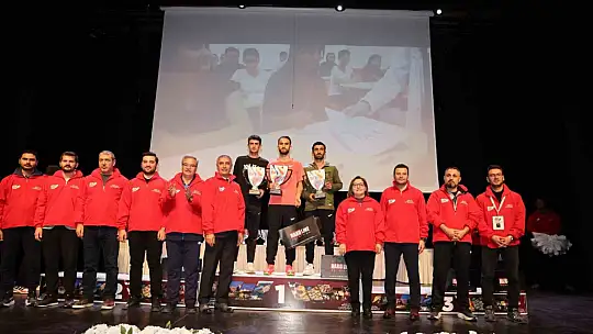 7. Gazi Yarı Maratonu'nda ödüller sahiplerini buldu